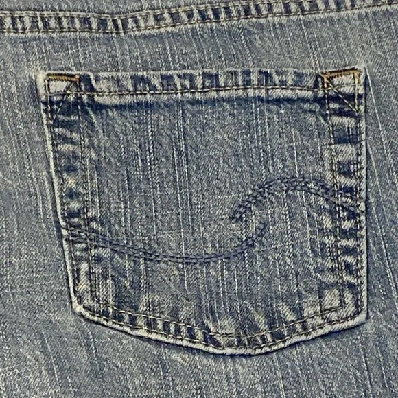 Levi's Jeans Womens 18 Short Mid Rise Bootcut Medium Wash Blue Denim - Picture 12 of 16